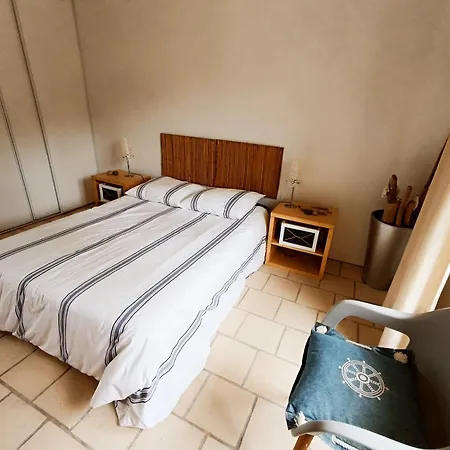 Maison Dans Quartier Residentiel 펜션 *